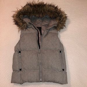 Gap puffer vest